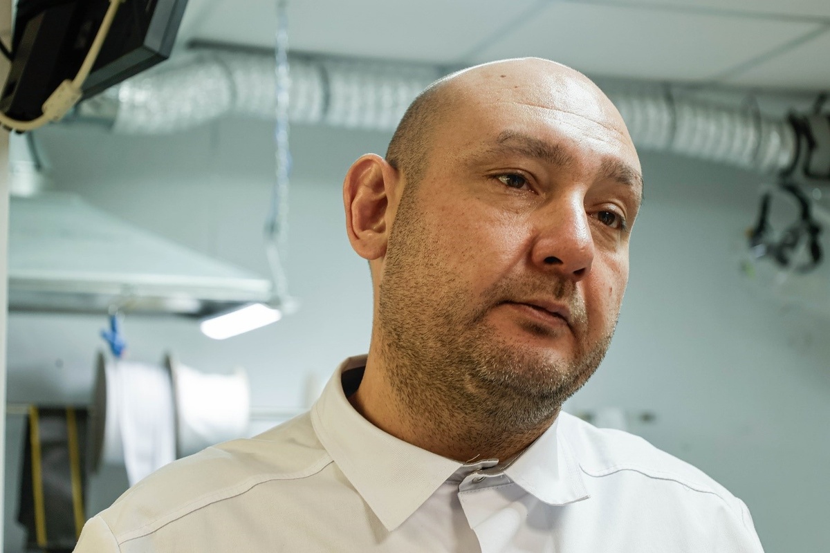 Руслан Ижбулатов. 42 года. Несколько лет назад открыл фирму в Челябинске по изготовлению протезов по новым технологиям