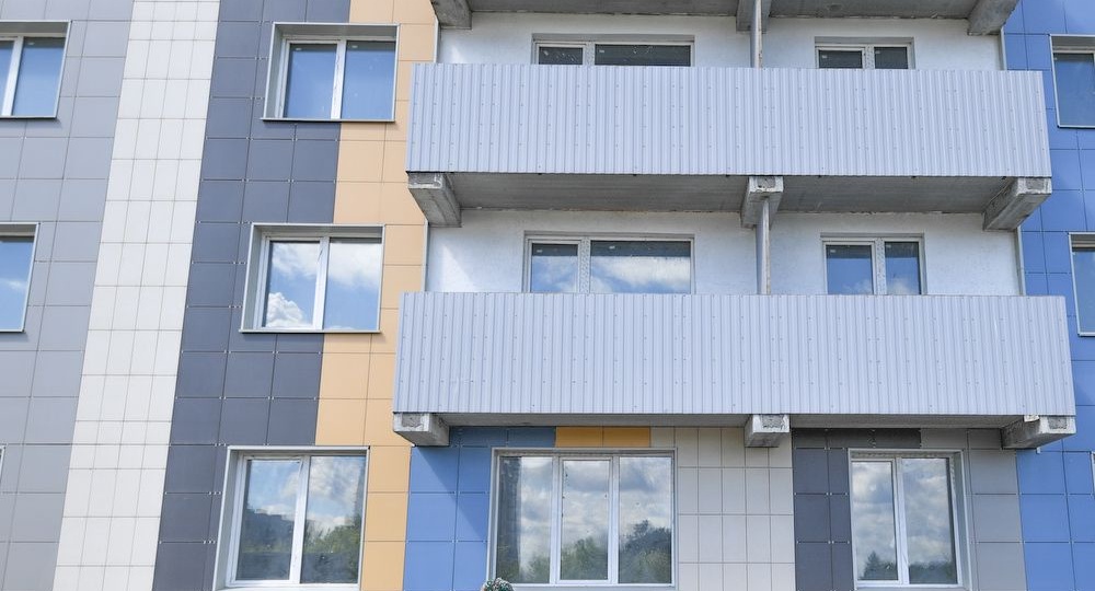 УК плохо работает: Можно ли жильцам снизить плату за содержание дома