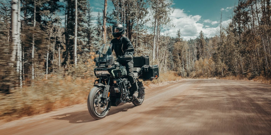 Harley-Davidson Pan America Limited: старый знакомый, но с полным кофром амбиций