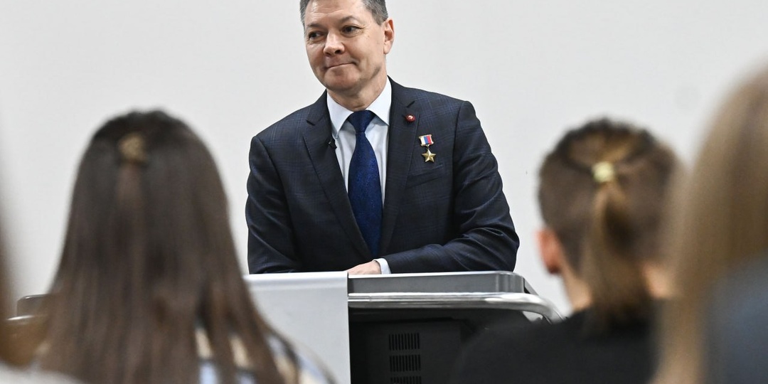 Узнали о жизни на орбите из первых уст: школьники из Запорожья задали вопросы космонавтам