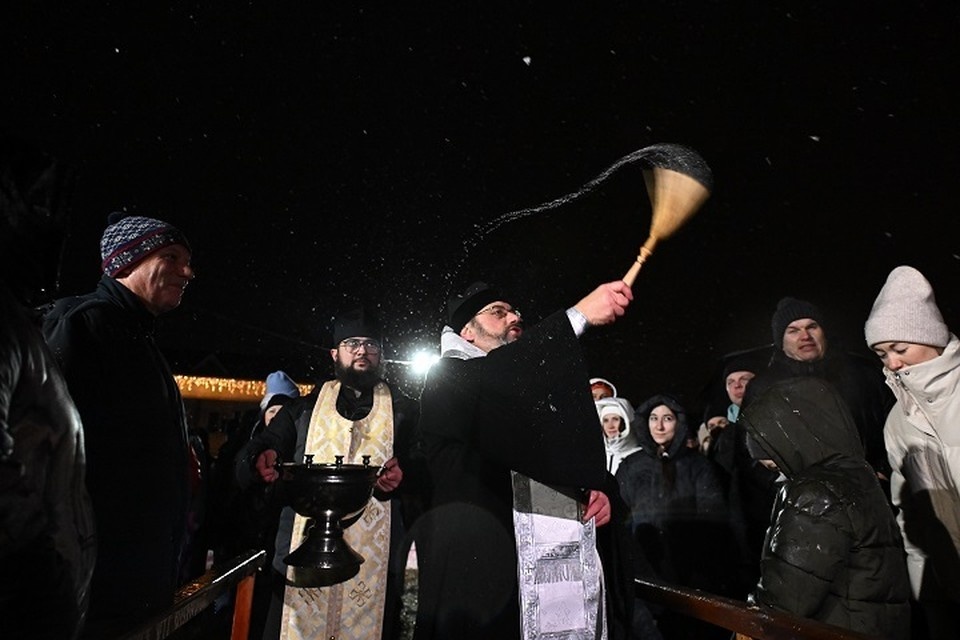    Это связано с проведением мероприятий к православному празднику Крещению Господню. Иван МАКЕЕВ