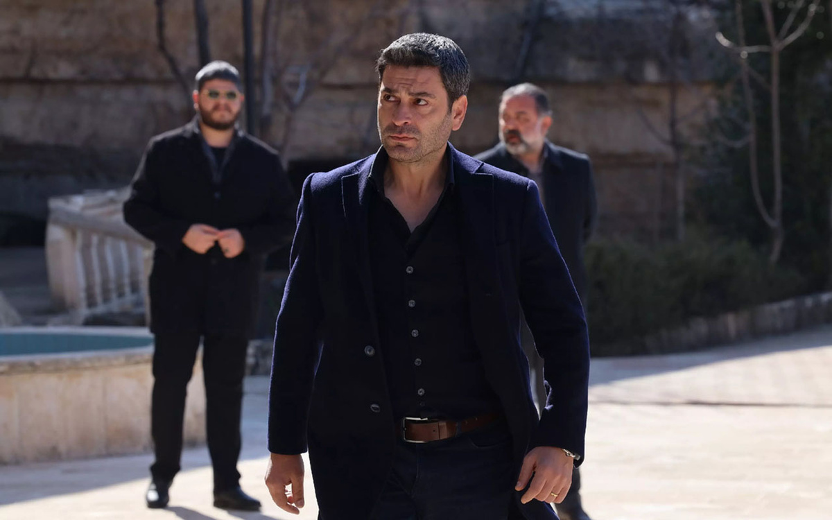 Кадр из сериала "Далёкий город"