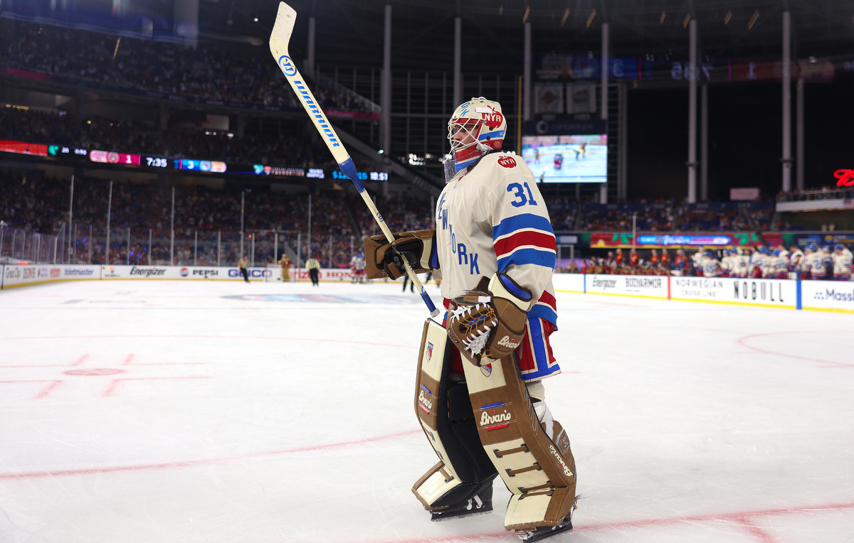    Вратарь "Нью-Йорк Рейнджерс" Игорь Шестеркин  Tomas Diniz Santos/Getty Images