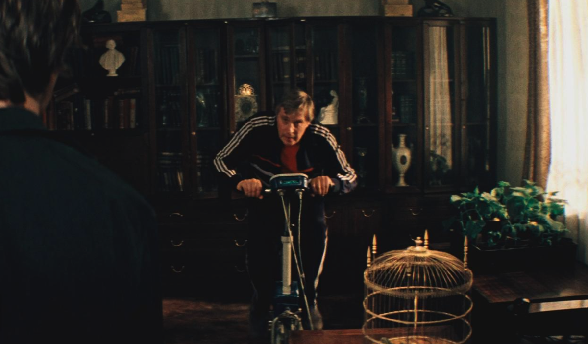    Кадр из советского фильма "Курьер" (1986)