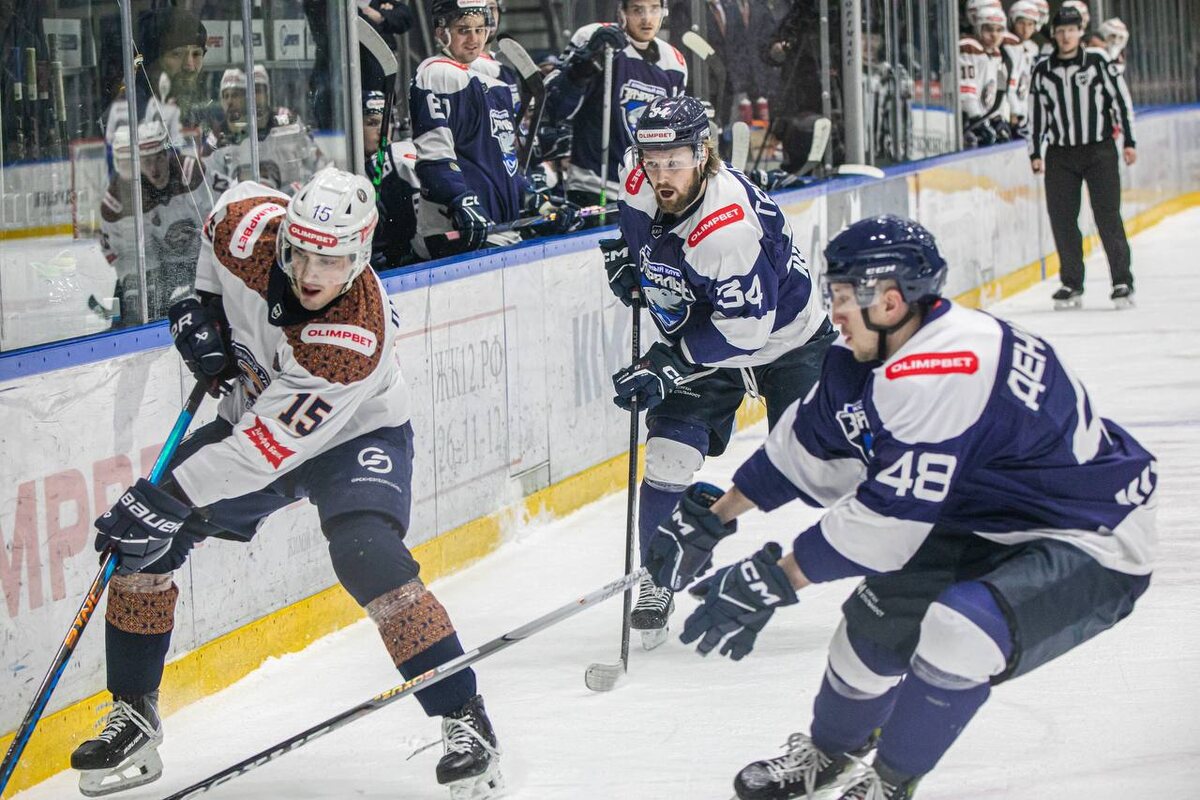    Команда «Зауралье» одержала победу над ХК «Южный Урал» со счетом 3:1