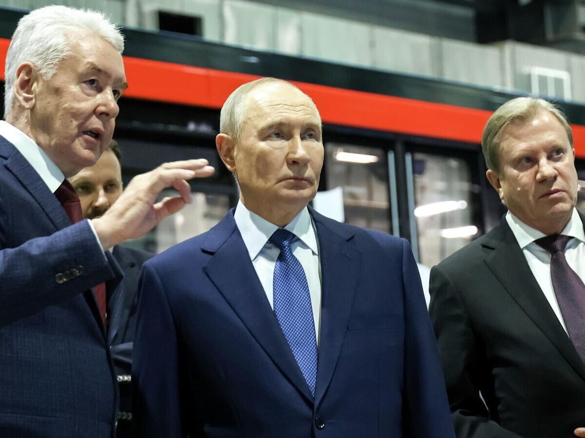    Путин в электродепо "Аминьевское" | © Пул