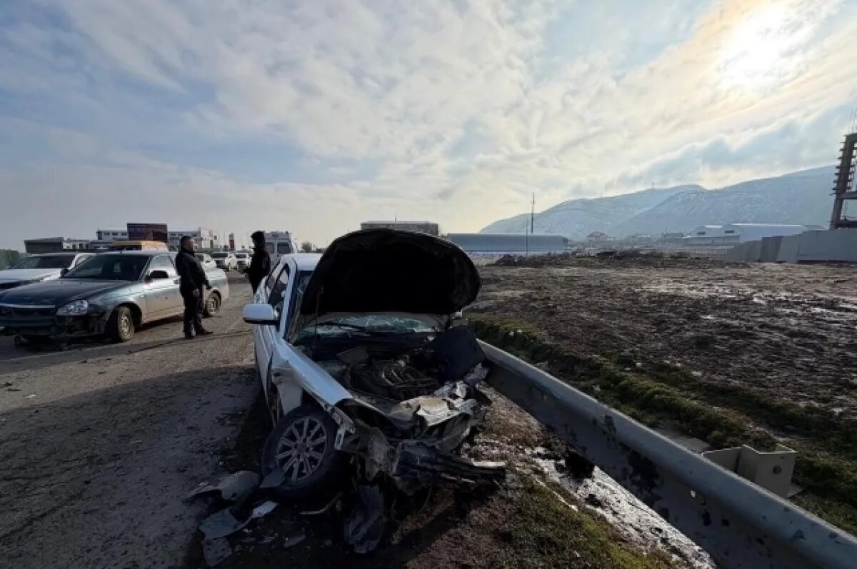    Шесть человек пострадали в ДТП с тремя Lada Priora в Дагестане