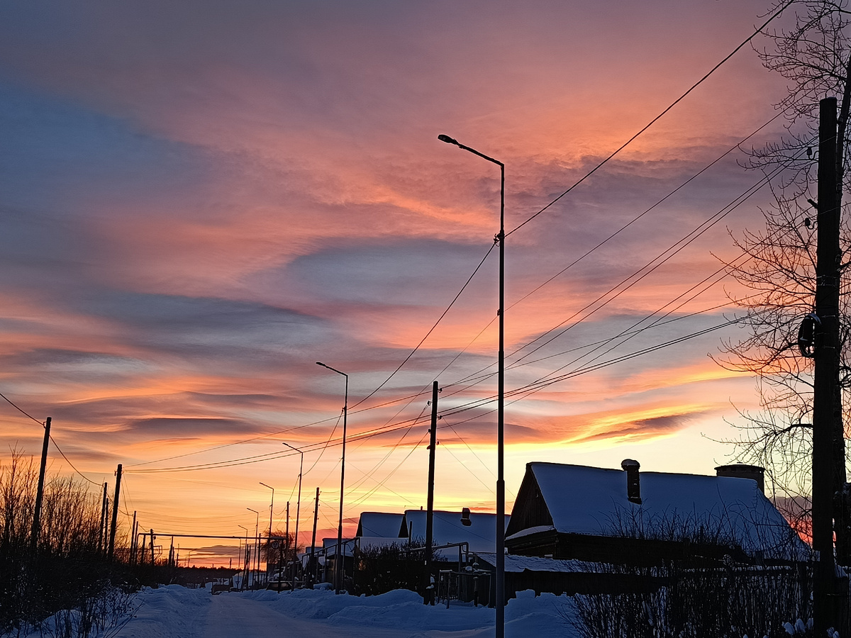 На самом деле было ярче, больше красного
