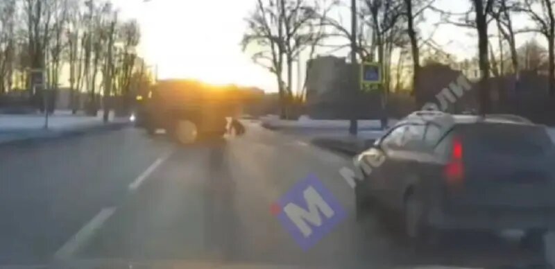    Фото: скриншот видео телеграм-канала «Мегаполис | ДТП и ЧП | Санкт-Петербург | Питер»