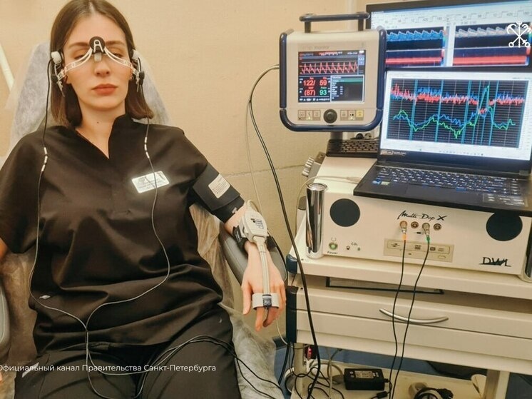     Это первое в России оборудование, которое может в реальном времени анализировать состояние церебральной ауторегуляции. Фото: пресс-служба Смольного