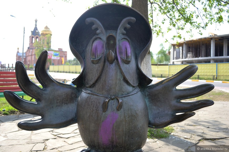 Доктор Айболит

Врач и зверюшки сидят около "Макдоналдса" на улице Михалевича.