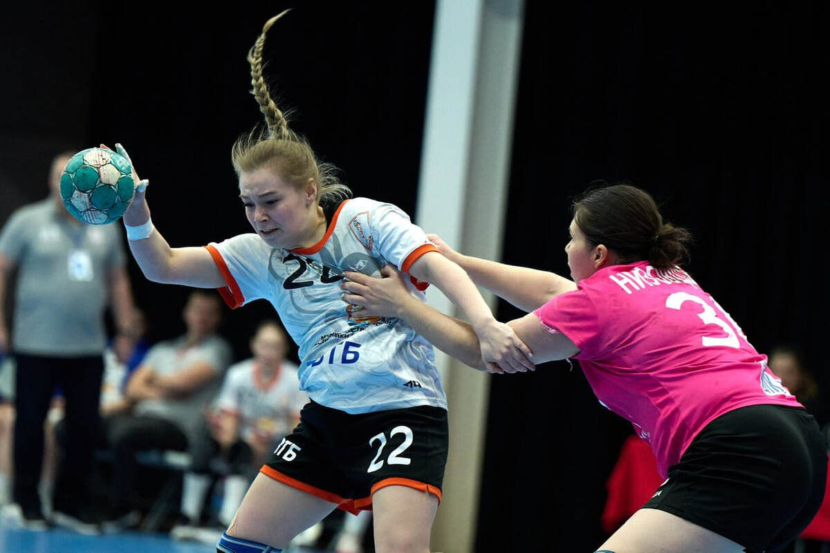    Анна Акентьева против Дарии Низовцевой