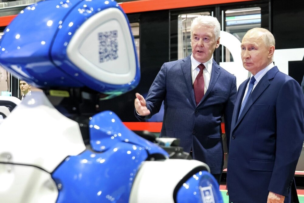    Президент Владимир Путин и мэр Москвы Сергей Собянин. Фото: РИА Новости/ Валерий Шарифулин