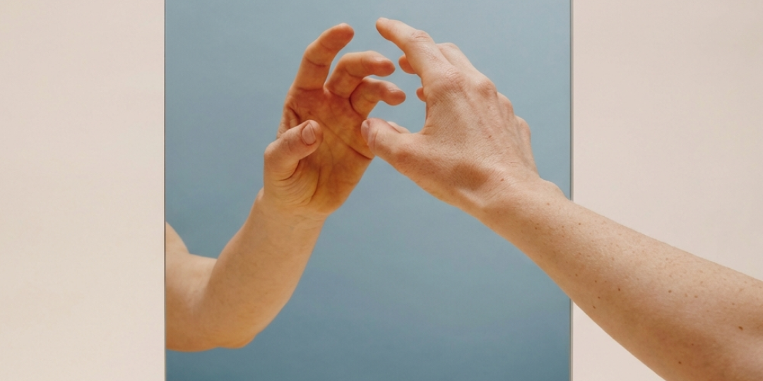 Навязчивые мысли и стыд: почему трудно говорить и что поддерживает цикл