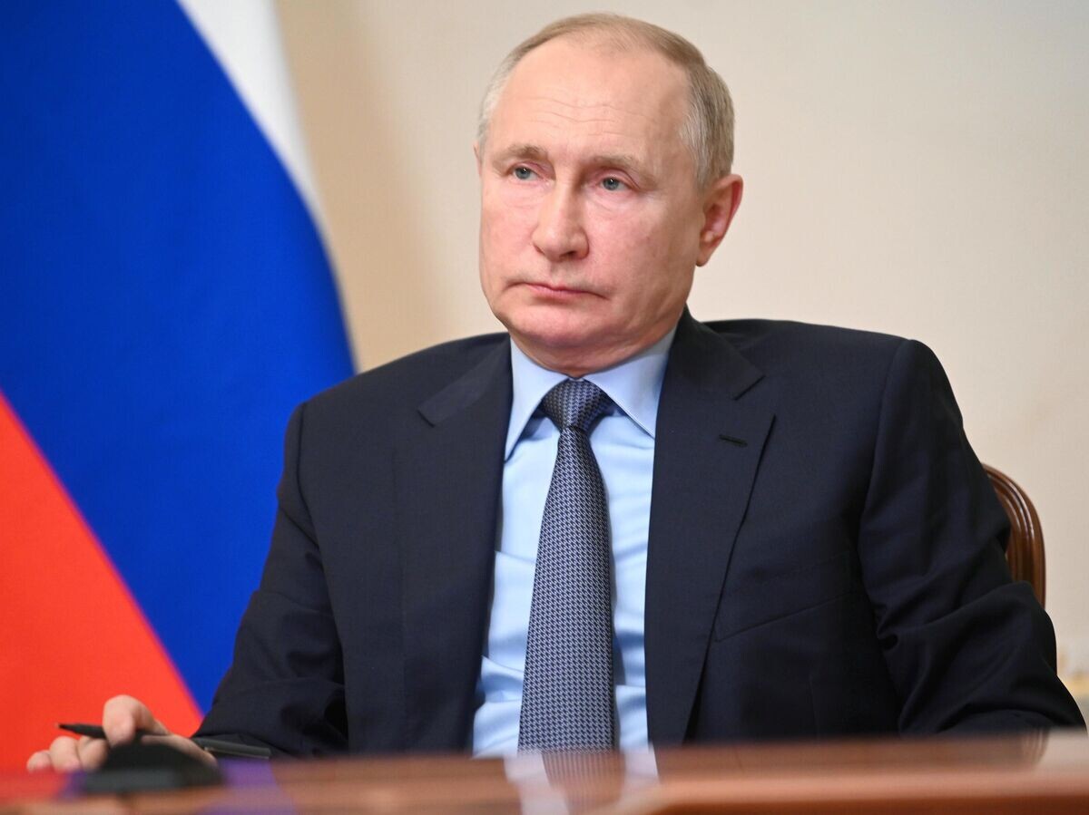    Президент России Владимир Путин проводит совещание по вопросам развития транспортной системы Санкт-Петербурга и Ленинградской области.© РИА Новости . Алексей Никольский