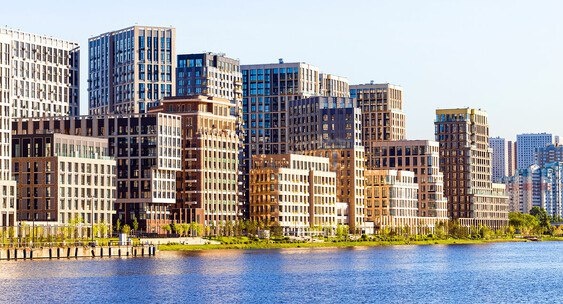 Взрыв в Москве: полиция оцепила район и ждет кинологов