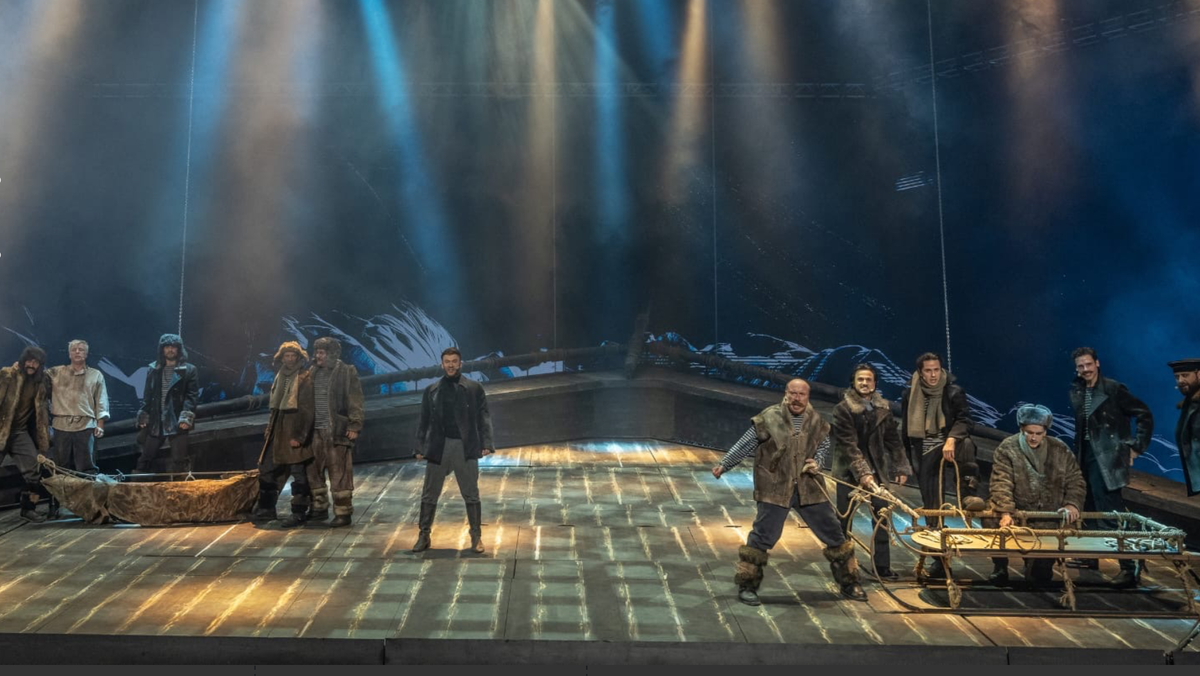 Сцена из мюзикла "Святая Анна"