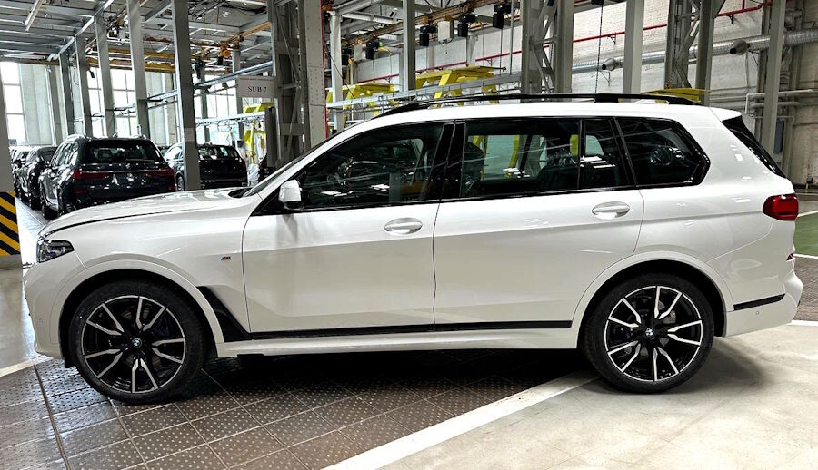 Производство автомобилей BMW возобновили в Калининграде