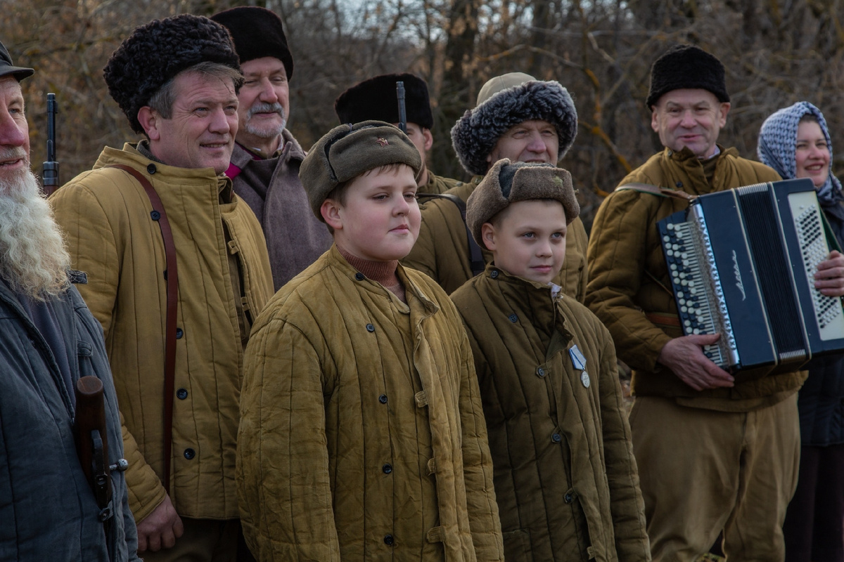 Владислав Журкин и  Глеб Соколовский на съёмках клипа «Орлёнок», фото из архива ВИК «Патриоты».