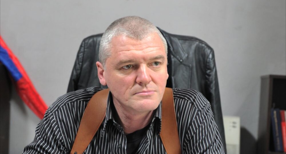 У Сергея Плотникова с 4-й женой Дариной 5 детей, они живут в однокомнатной квартире и мечтают о шестом ребёнке