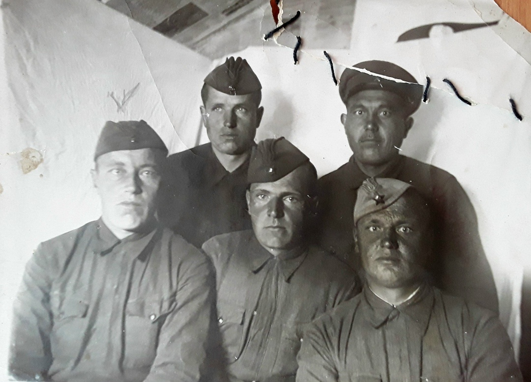 Жаравин Аристарх Александрович. (впервом ряду слева).