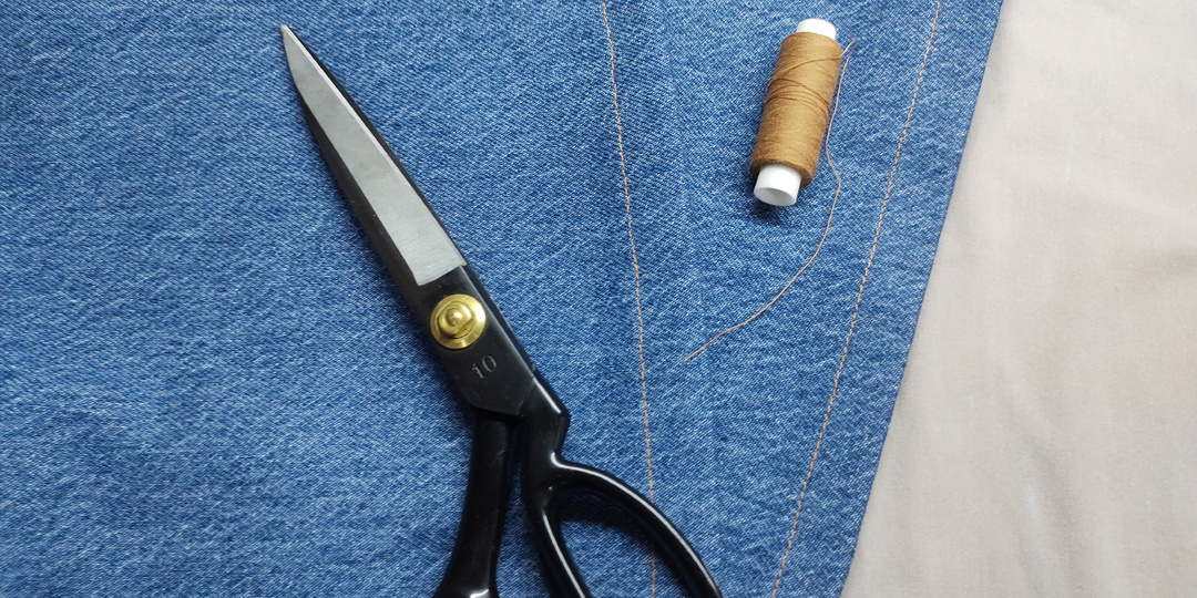 Как укоротить и подшить джинсы на швейной машинке | пошаговая инструкция