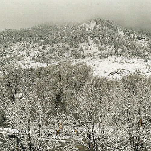 Да, так выглядит Боулдер из окна отеля на католическое рождество, пришедшееся на июль 2024 года.