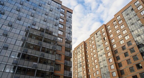 REGIONS: в подмосковной Балашихе найден дом с гигантским пауэрбанком на фасаде