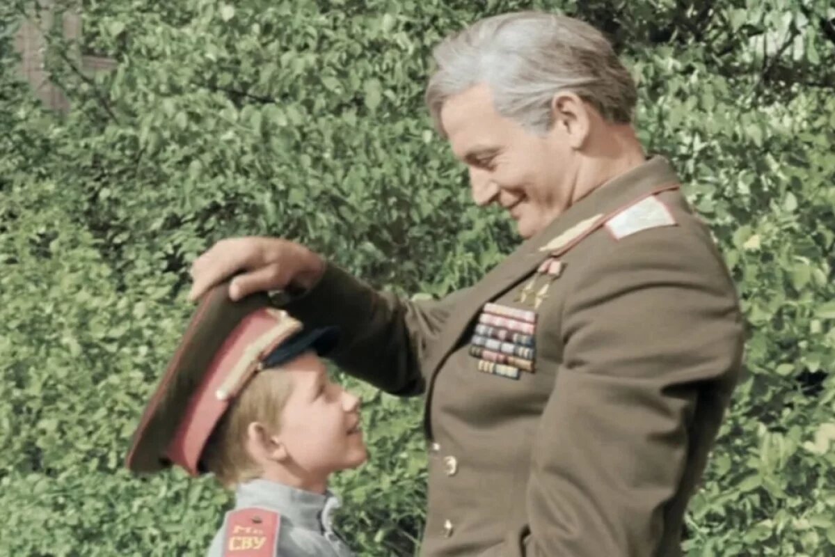    Испания на Ильинке, Минобороны в МГУ.