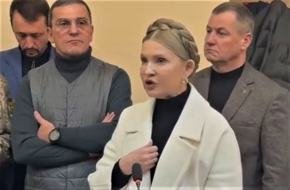 - Ещё найдите честнее меня! Не взятки, а монетизация - принятая норма на Украине с 1991 года