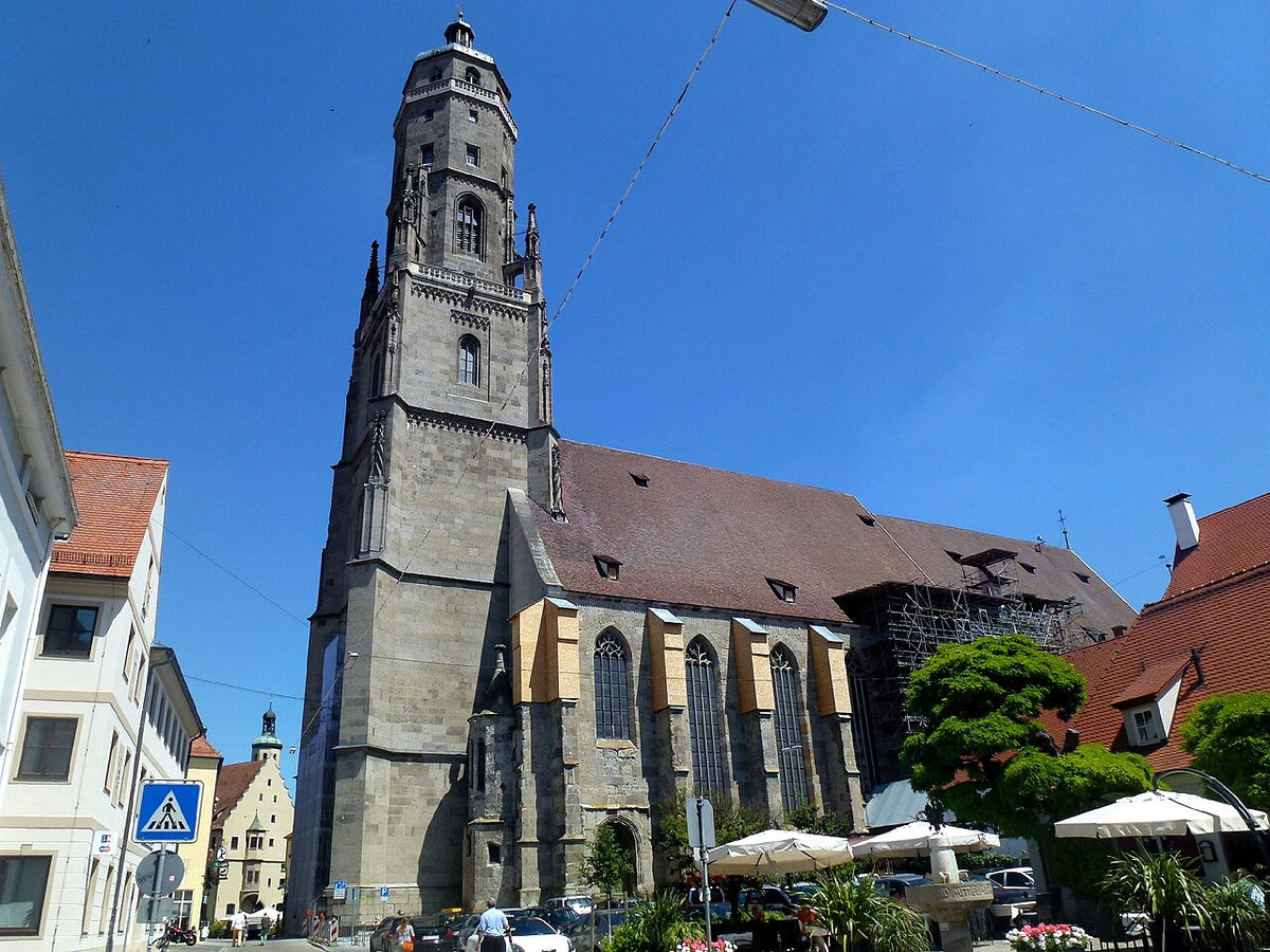 Церковь Святого Георгия напичкана десятками килограммов алмазов. Но, увы, никак не извлечь