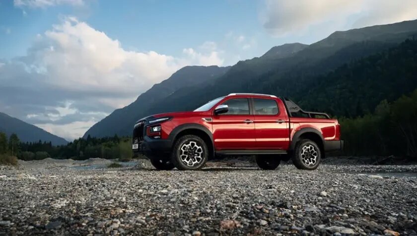 JAC T9 Urban: цены на новую «городскую» версию пикапа с пружинной задней подвеской (вместо рессор)
