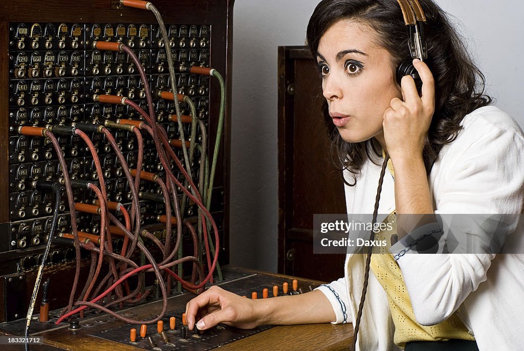 Фото из интернета. Телефонистка.