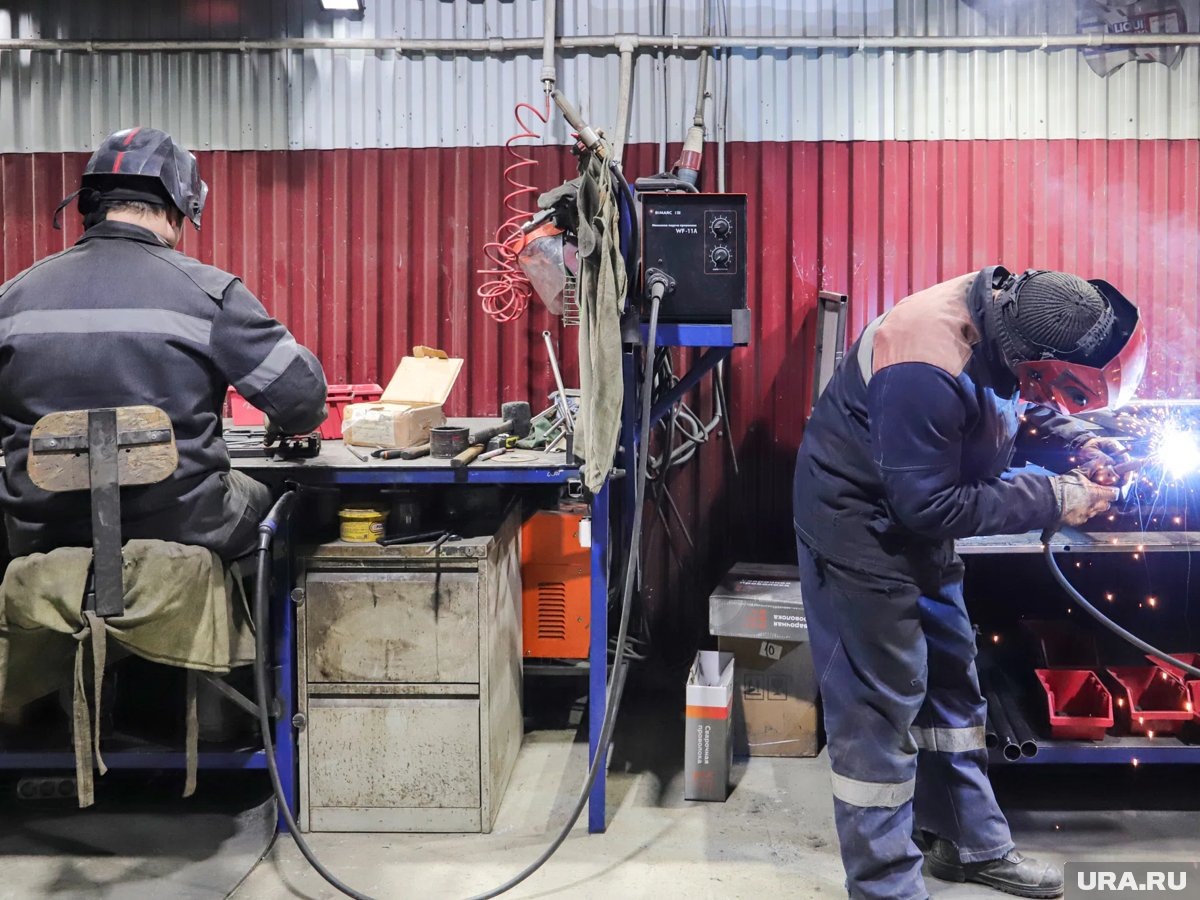     В 2025 году сварщики и литейщики возглавили рейтинг самых вытребованных профессий в РФ
