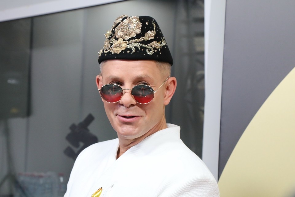    Митя Фомин не изменяет своим экстравагантным образам. Лариса КУДРЯВЦЕВА/ЭГ