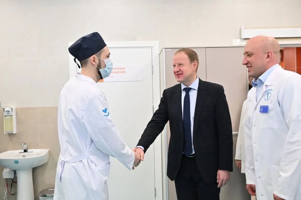    Открытие новой поликлиники в Алейске. Источник: Антон Червяков