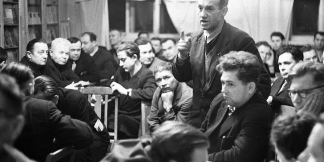 Так было. В СССР к простым людям относились с уважением