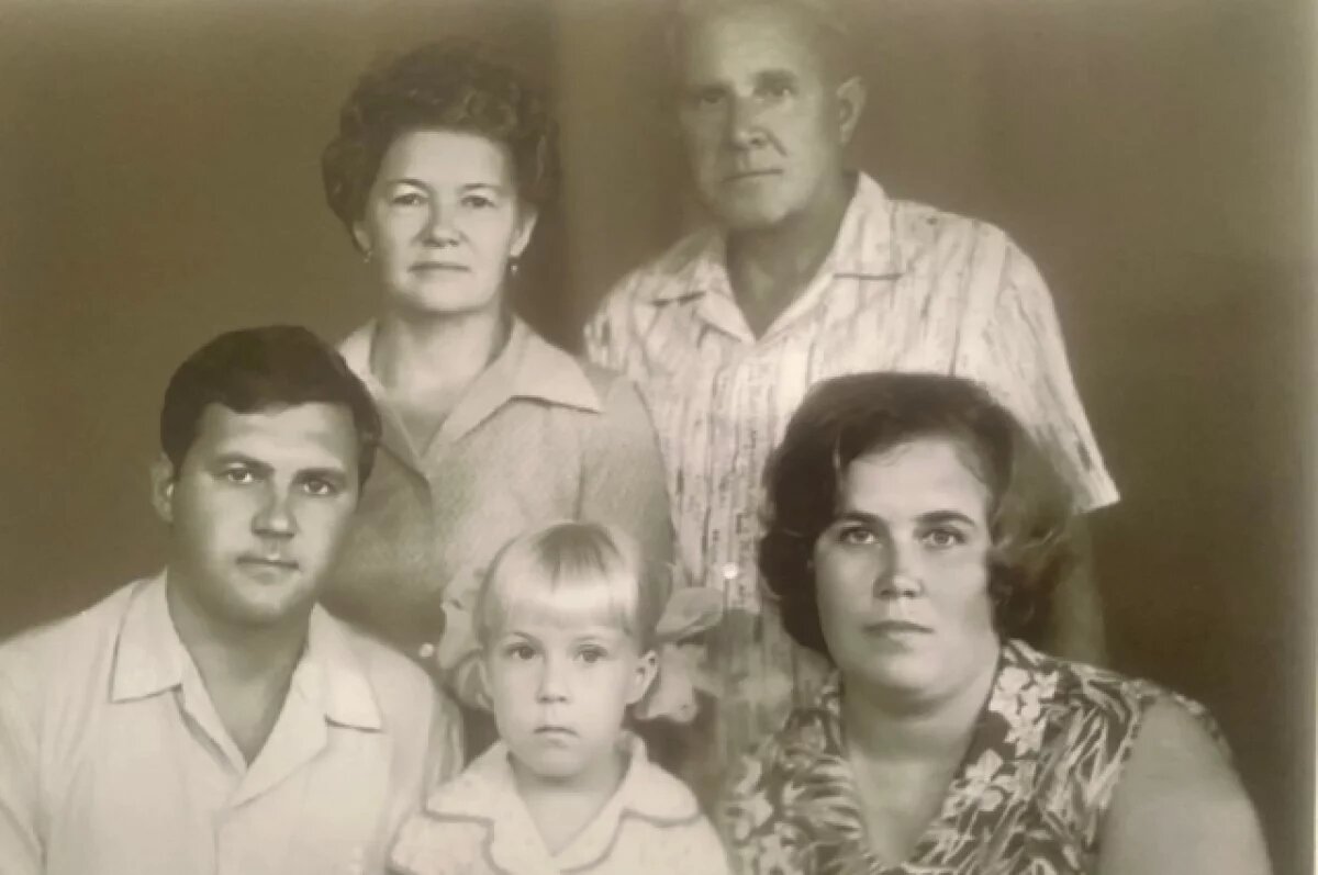    Семейное фото Лидии Останиной.