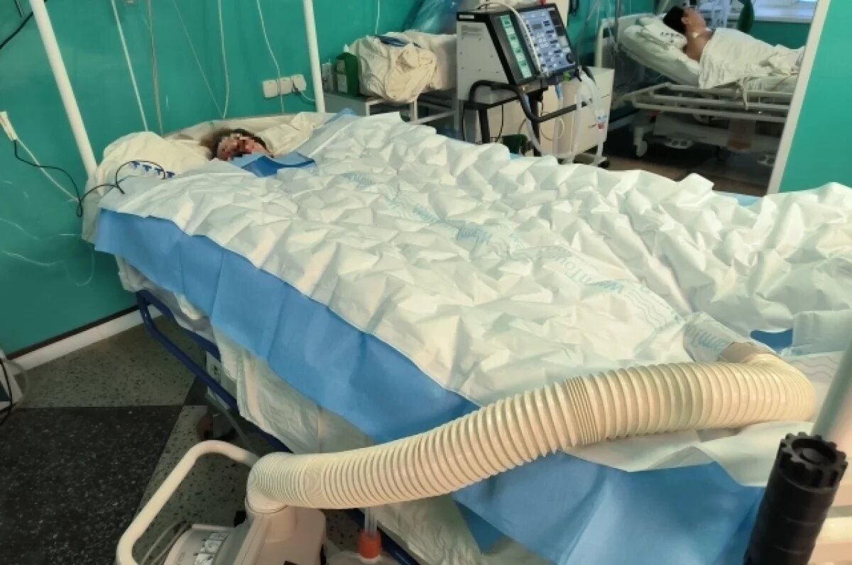    Перевязки девочке проводила команда медиков из 10 человек