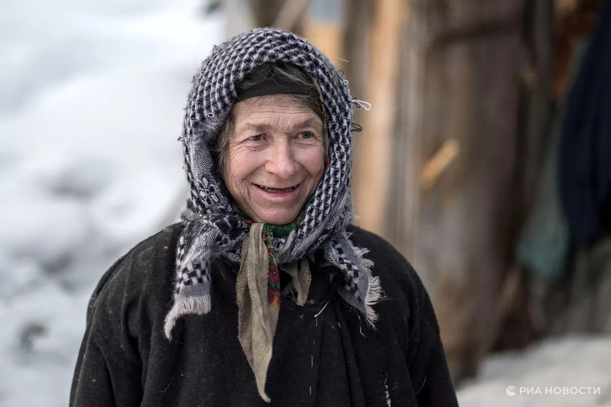 13 фактов об отшельнице Агафье Лыковой, последней хранительнице «капсулы времени», которые раскрывают секрет её внутреннего мира