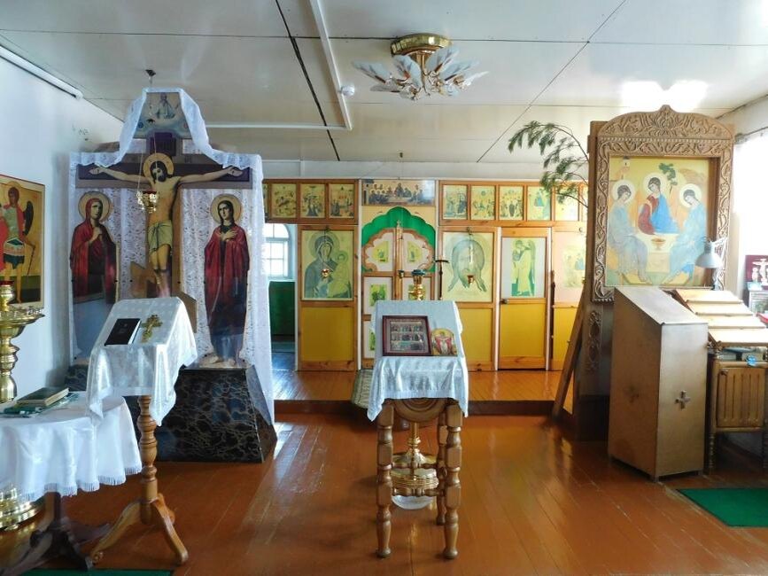    Храм во имя Святой Троицы Епархиального мужского монастыря. Поселок Факел Революции. Фото Анны Зубаревой