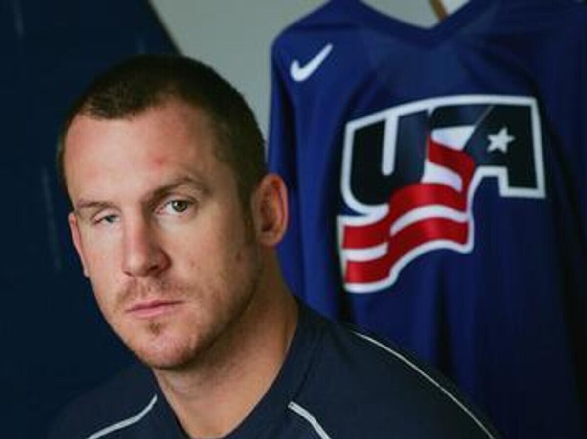    Американский хоккеист Брайан Берард после операций по восстановлению глаза | © Фото : Социальные сети