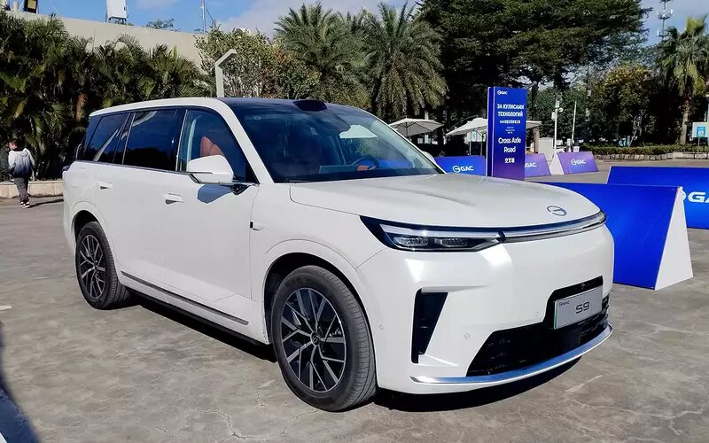 GAC S9 утыкан видеокамерами, над лобовым стеклом возвышается блок с лидаром.📷
