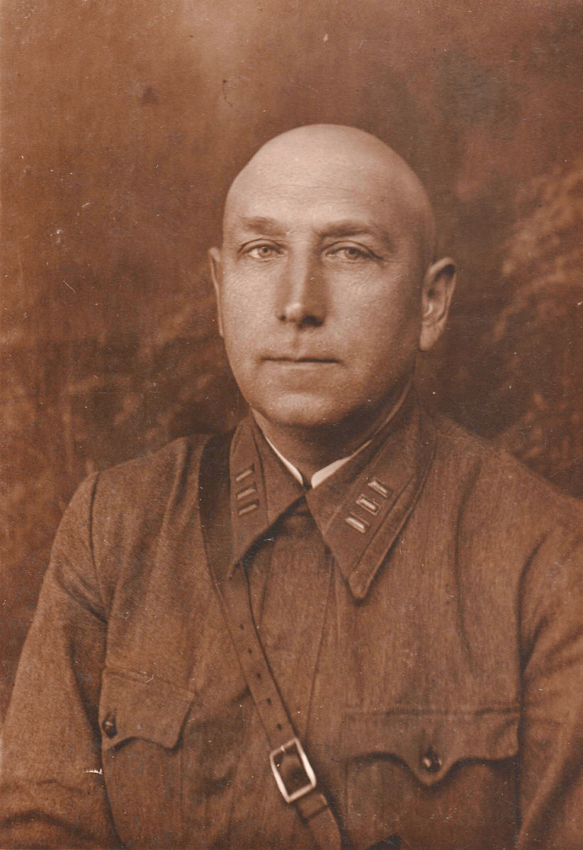 Буслаев Иван Васильевич (1896 - 1973) - подполковник, заслуженный врач РСФСР, почетный гражданин г. Евпатории