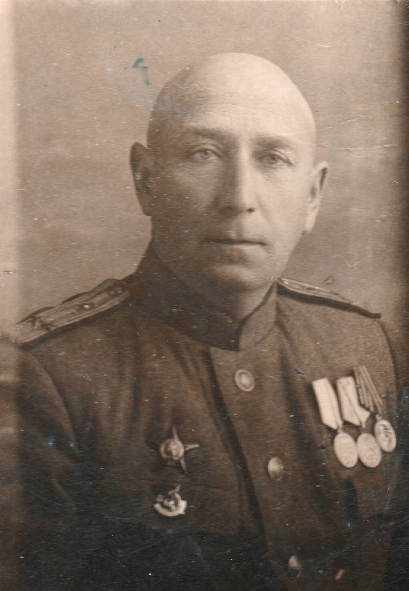 Буслаев Иван Васильевич (1896 - 1973) - подполковник, заслуженный врач РСФСР, почетный гражданин г. Евпатории