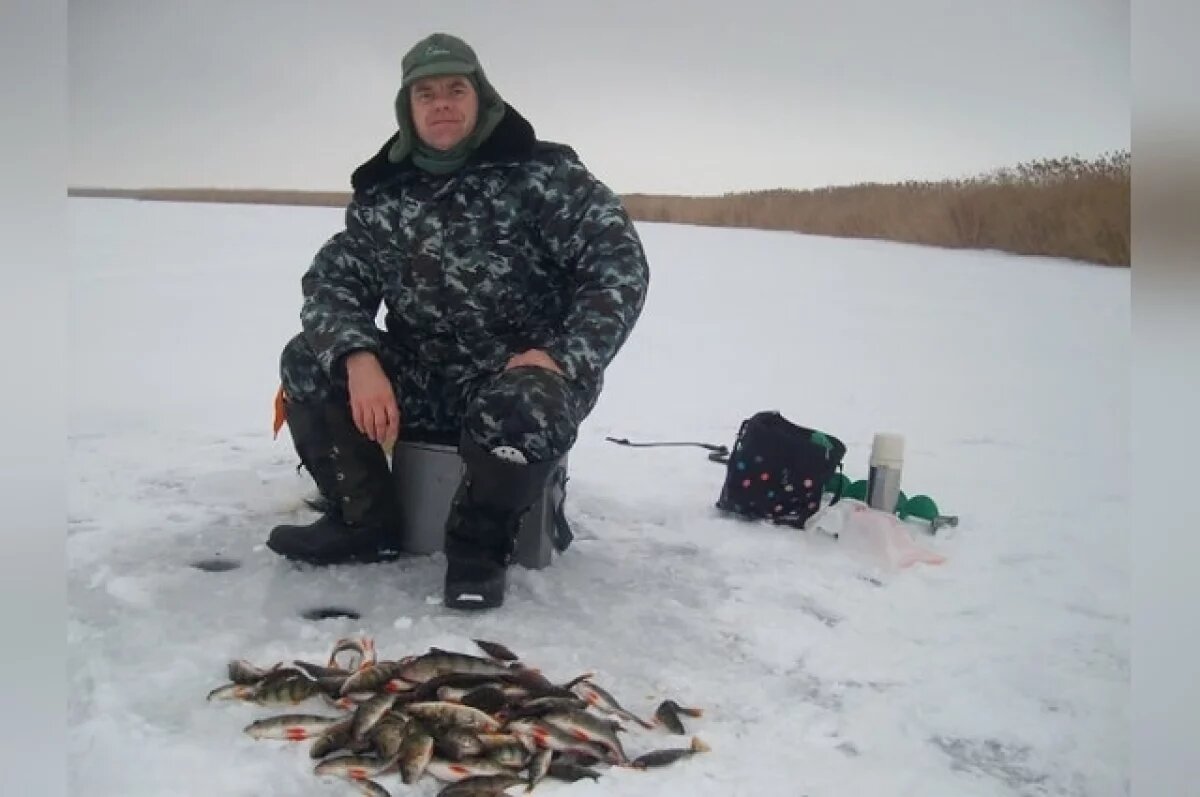    Зимняя рыбалка требует особой экипировки и снастей.