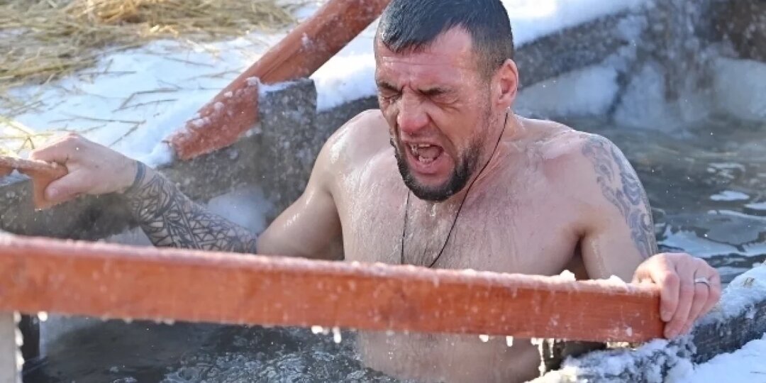 Священник рассказал, как правильно использовать святую воду