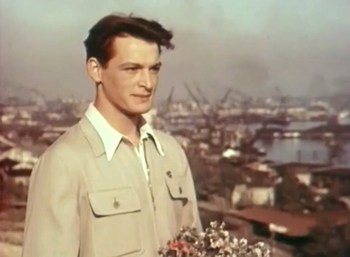 Кадр из кинофильма "Аттестат зрелости", 1954 г., режиссер Татьяна Лукашевич, сценарист Лия Гераскина, композитор Лев Шварц (скриншот)
