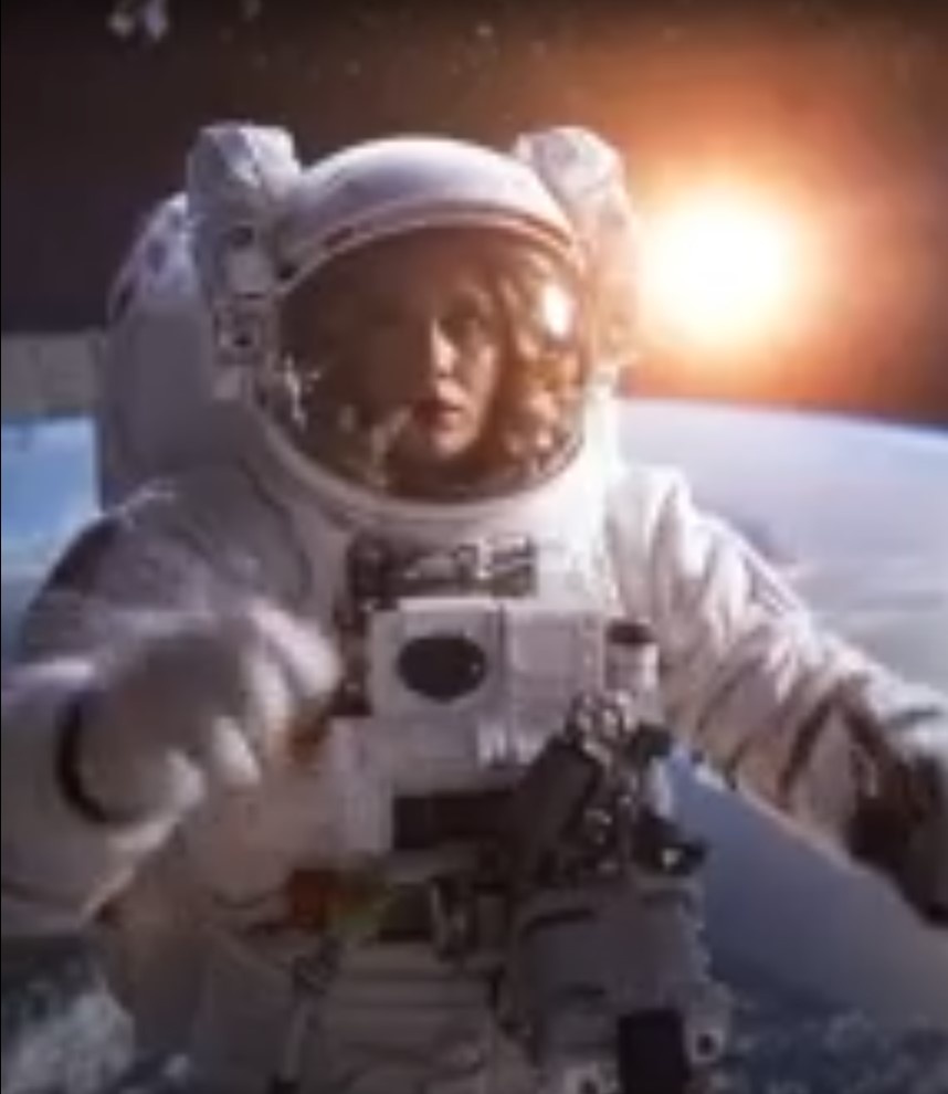 Сегодня тестируем новую функцию Mixed Media в Higgsfield AI. Ксения Баранова. Школа СММ и нейросетей