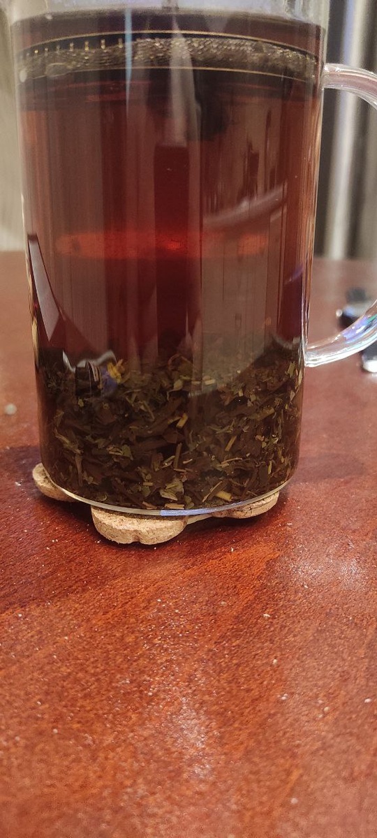 Стол наждежно изолирован от горячего